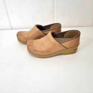 Dansko Professional Women's Honey Distressed Leather Clogs Size 39 EU US 7.5-8